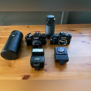Film cameras,flash, and lenses- MINOLTA X-700 FILM CAMERA + MAMIYA ZE-X